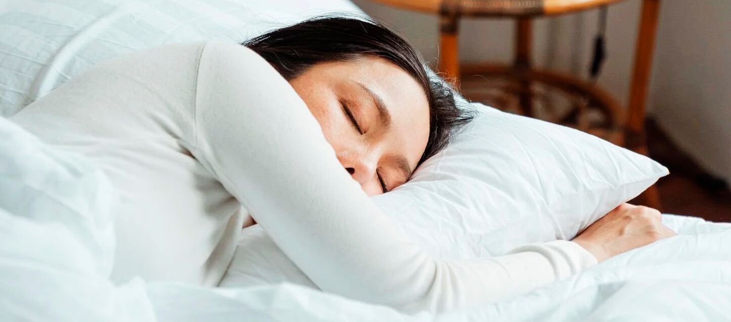 ¿Qué significa dormir acurrucado?